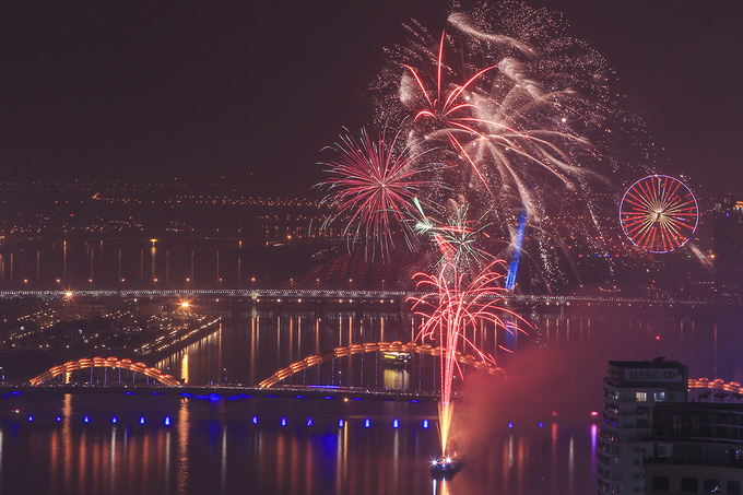 Fireworks return as Vietnam welcomes 2018 - Go Asia Travel